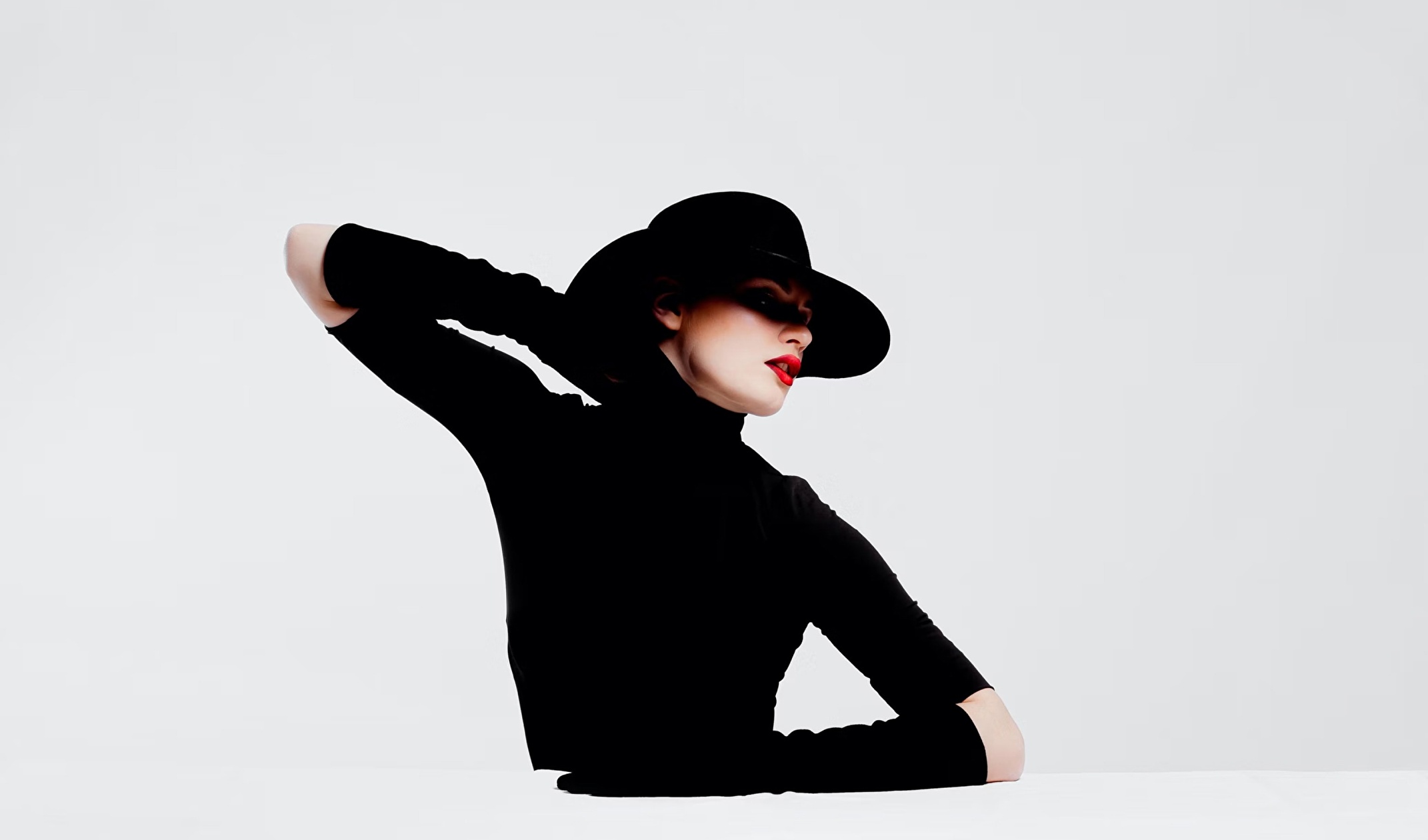 Marangoni. A divergent fashion digital magazine